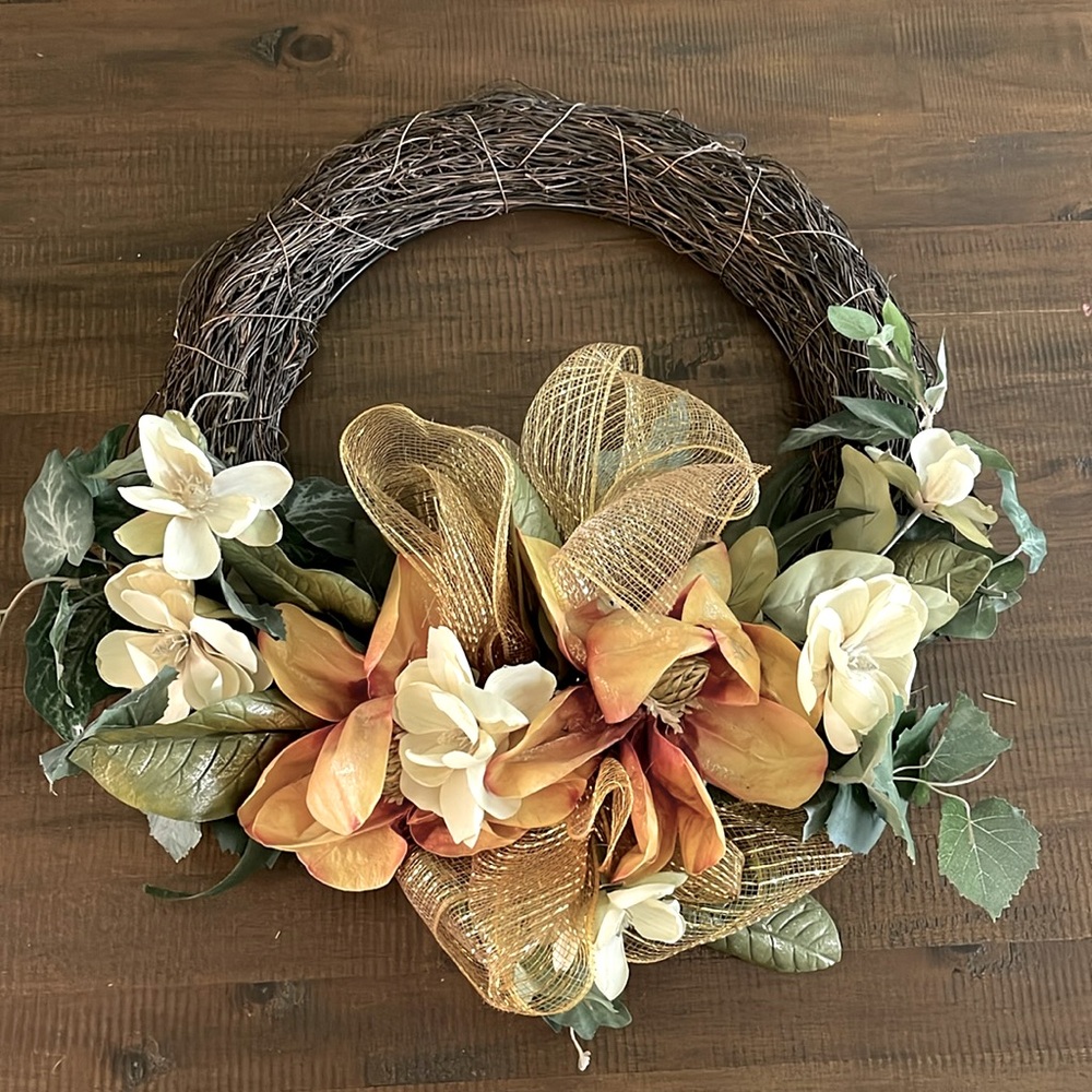 Soft neutral colors/ romantic wreath